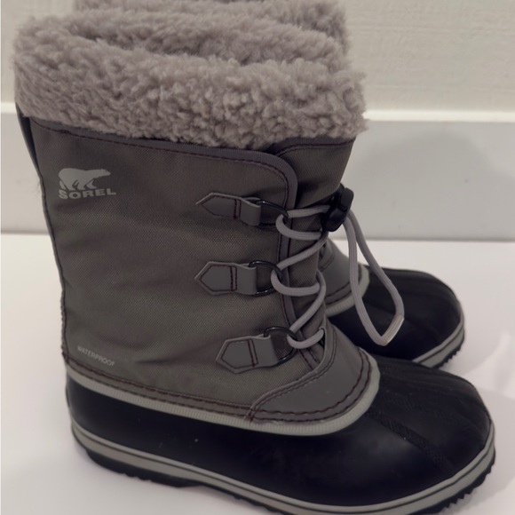 Sorel Other - Sorel Black and Gray Winter Boots